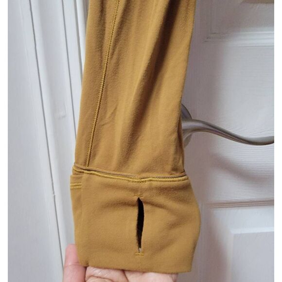 Lululemon Run Briskly Half-Zip 8 - Picture 7 of 12